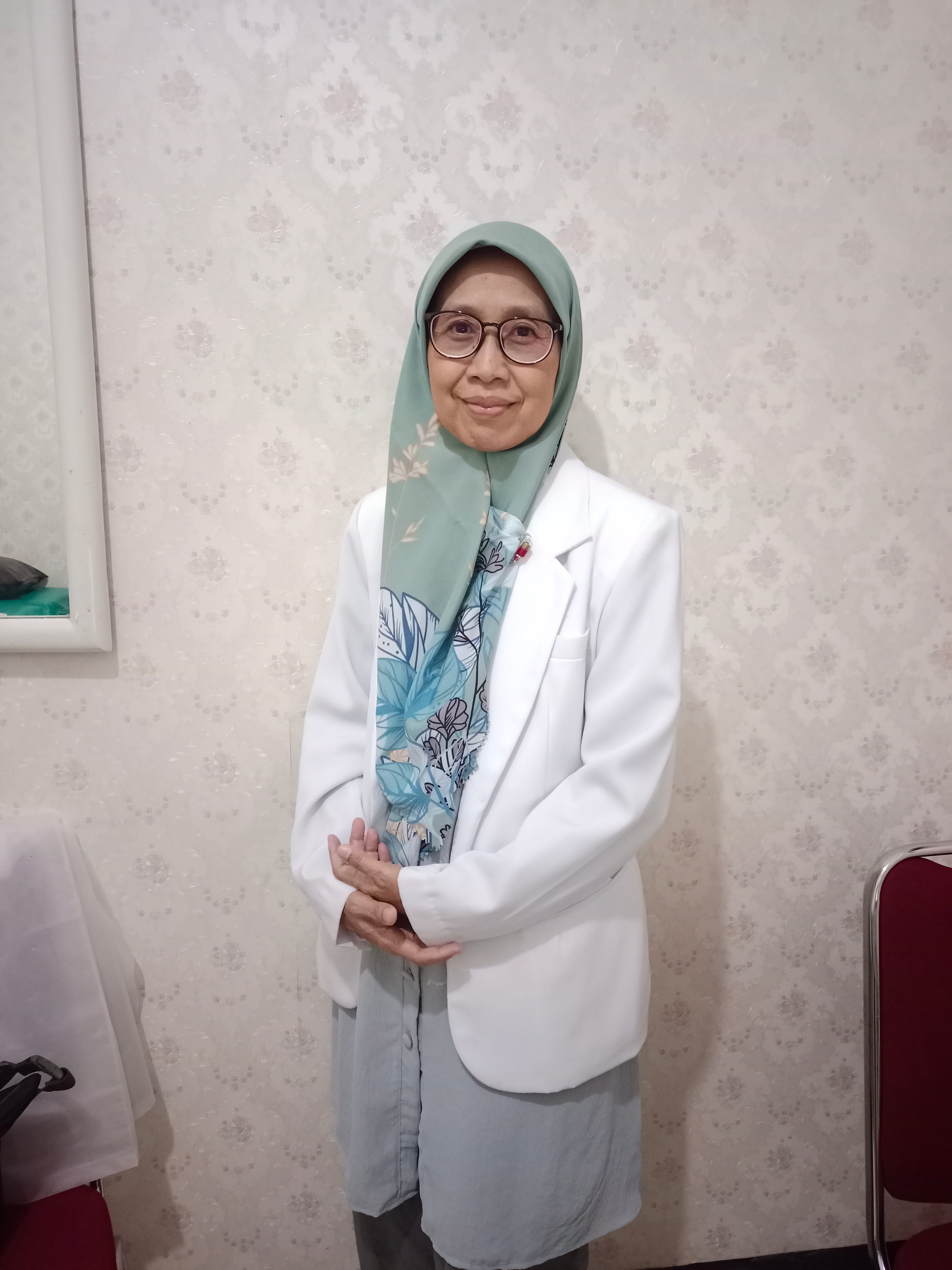dr. Sri Wahyuni, Sp.PD